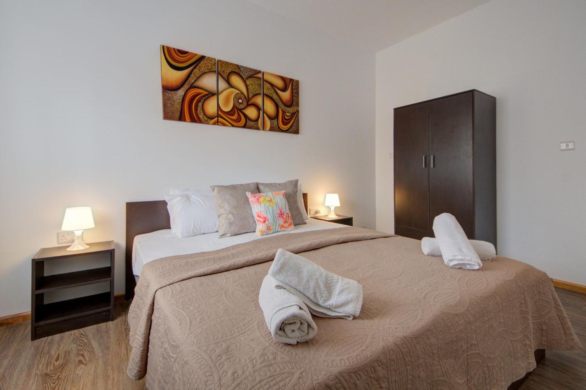 Sliema Exclusive 4-Bedroom Side Seaviews Apartments By Shortletsmalta Zewnętrze zdjęcie